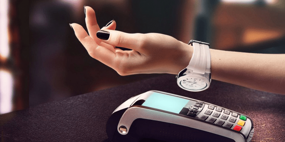 Приорбанк и «ЭКСАТ-БЕЛ» запускают оплату бесконтактными браслетами